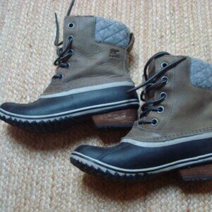 Sorel 39.5 8.5 boots fall winter rain